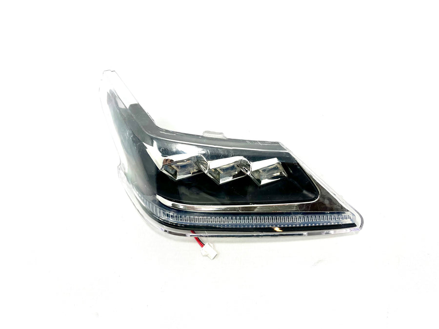 Lexus Passenger Headlight